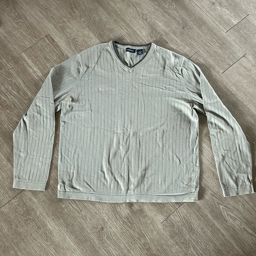 Structure sweater